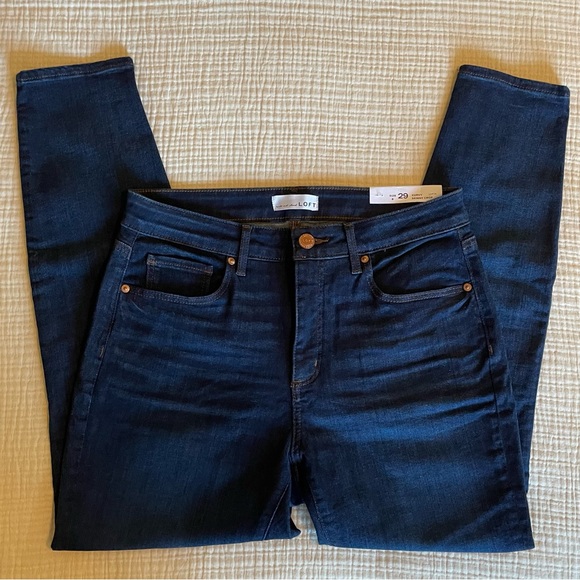 SOLD - LOFT Curvy Skinny Crop Jeans, Size 8 - Picture 2 of 10